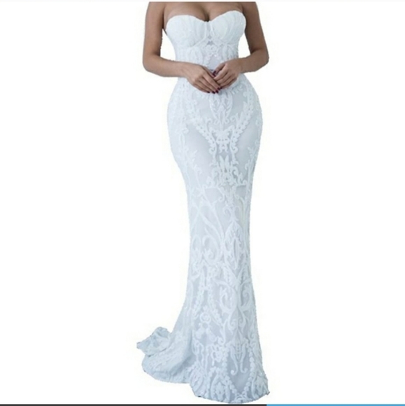 Sparkling white strapless dress with train - Picture 16 of 16